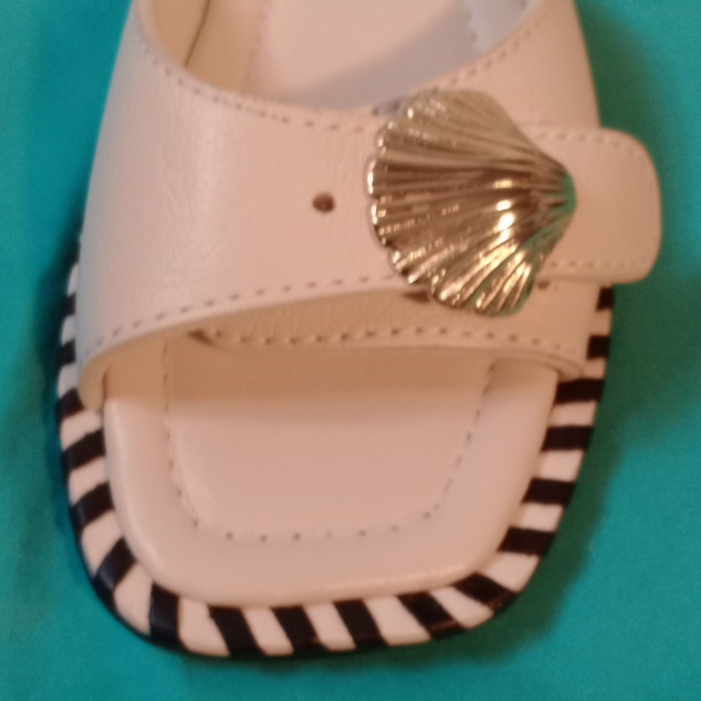 FARM Rio Cream Sandals with Gold Shell Detail - Picture 3 of 6